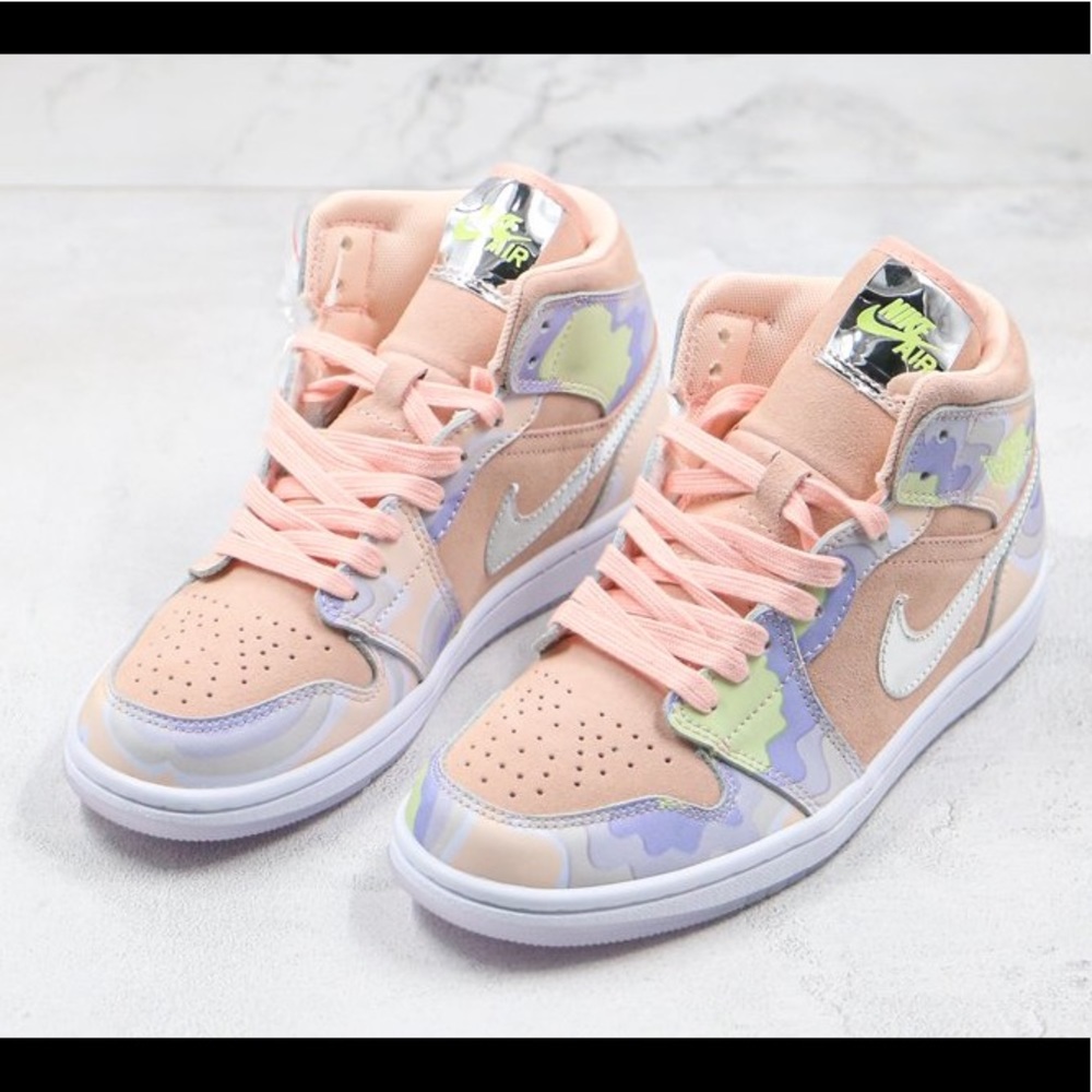 Air Jordan 1 Mid SE washed coral/chrome